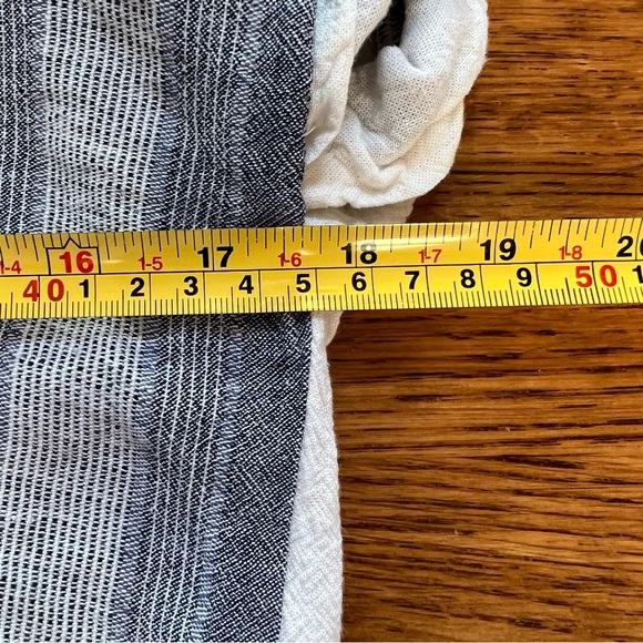 ⭐️ Cloth & Stone Front Tie Short Sleeve Tee SMALL - Picture 11 of 13